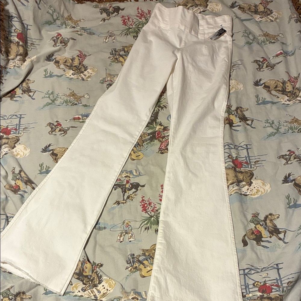Anna & Ava white pants in size small